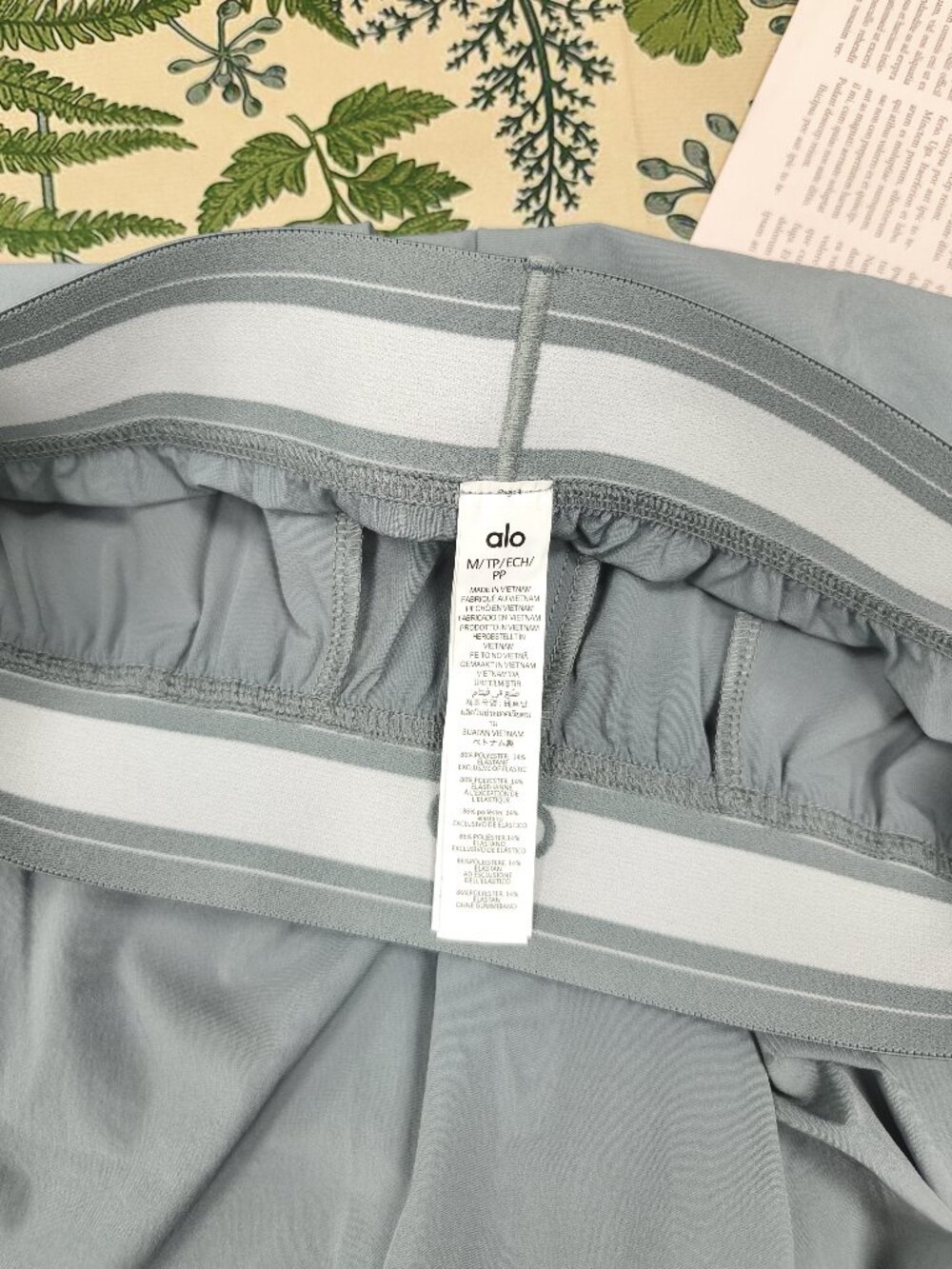 Regular Alo Yoga Steel Grey Pants NWT Cool Elevated Everyday Essential🤍💙💜 - Picture 8 of 8